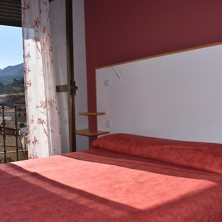 Hostal Altamira Guadalupe กวาดาลูเป ภายนอก รูปภาพ