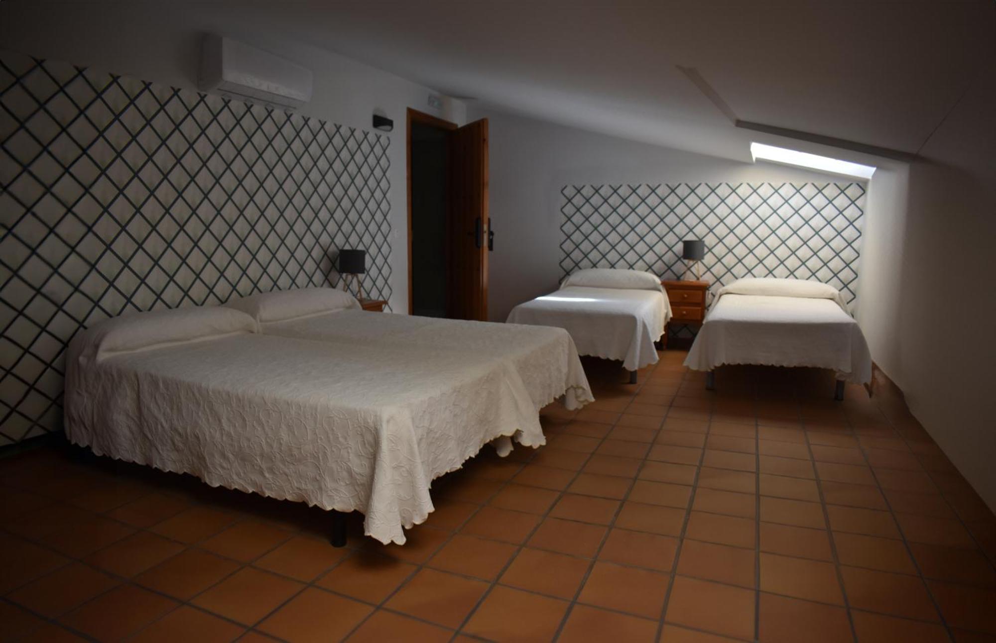 Hostal Altamira Guadalupe กวาดาลูเป ภายนอก รูปภาพ