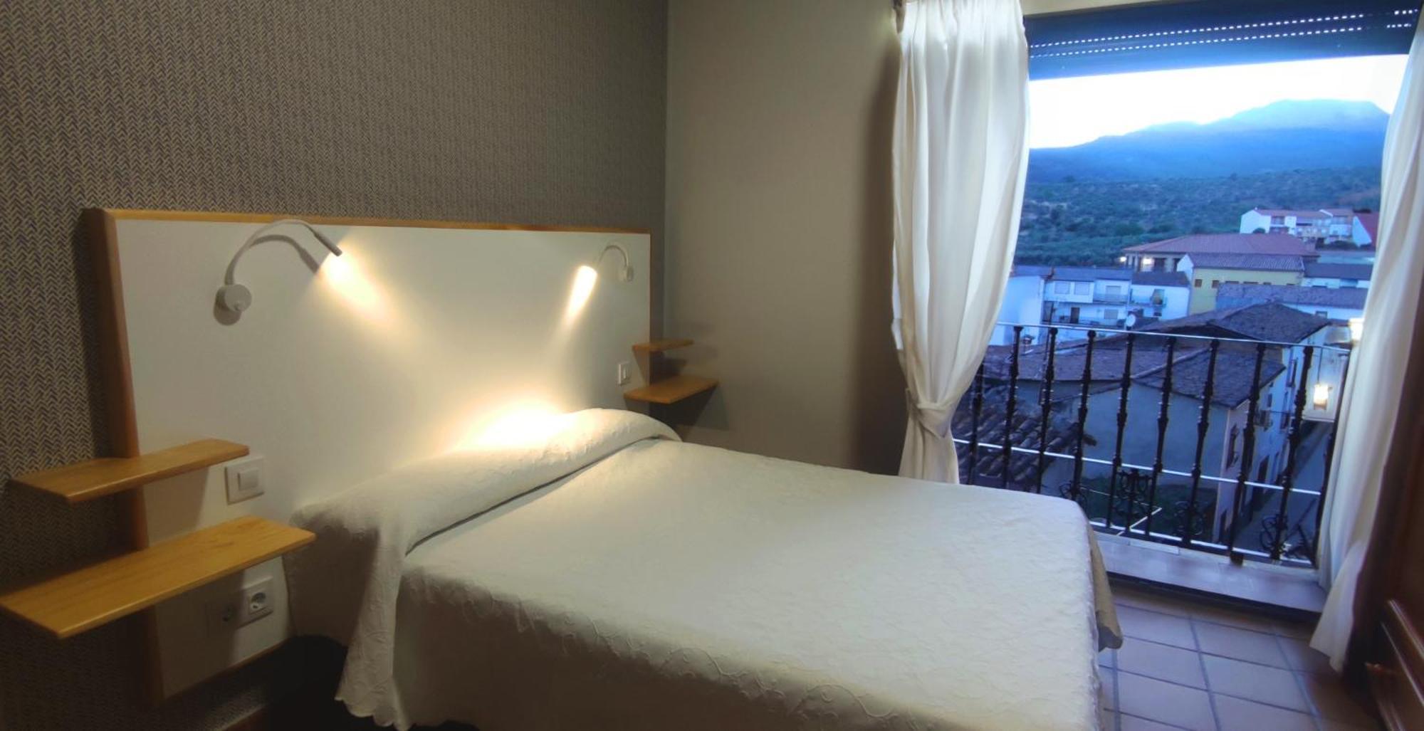 Hostal Altamira Guadalupe กวาดาลูเป ภายนอก รูปภาพ