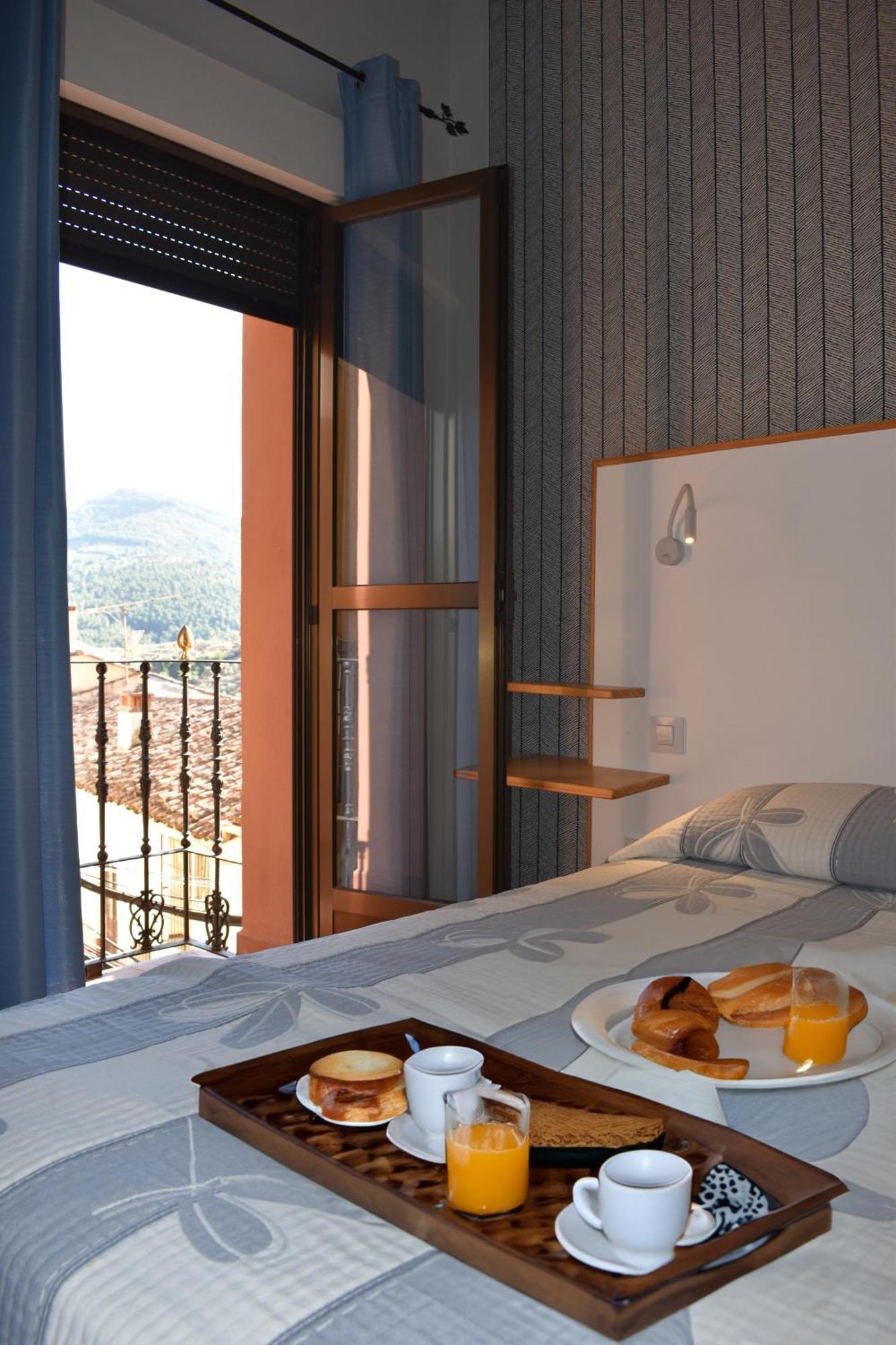 Hostal Altamira Guadalupe กวาดาลูเป ภายนอก รูปภาพ